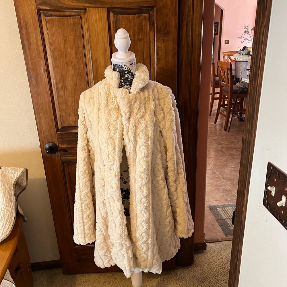 Women’s fleece coat size 2XL